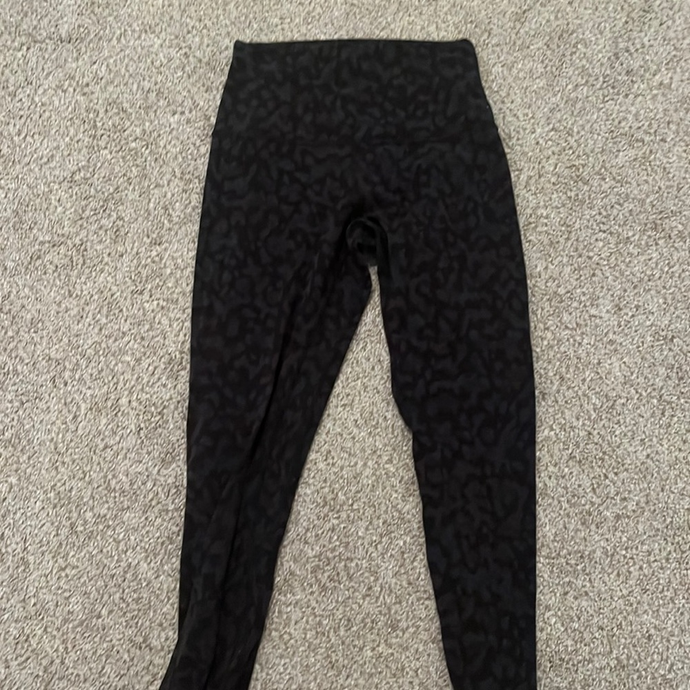 LULULEMON ALIGN 23” SIZE 4 DISCONTINUED PATTERN! RARE!!! LIKE NEW.